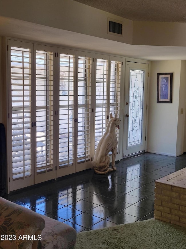 17231 N Lindgren Ave, Sun City, AZ 85373 - photo 4