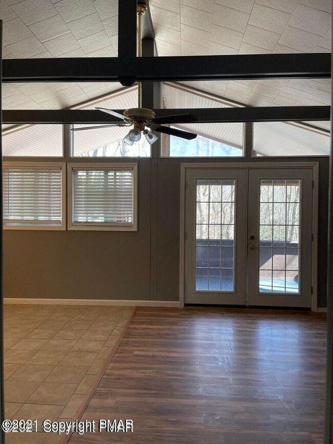 191 Lake Dr, Dingmans Ferry, PA 18328 - photo 5