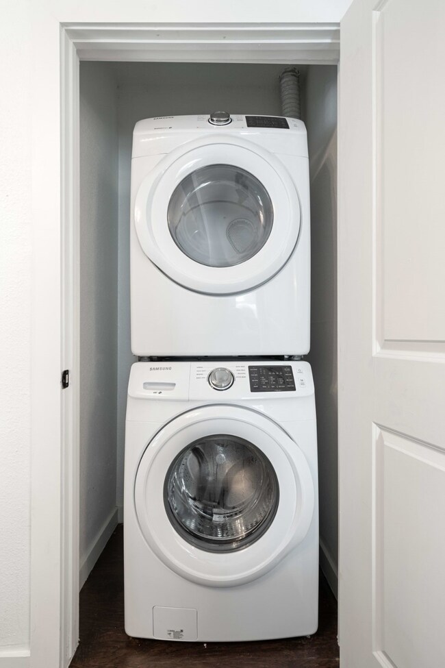 2300 Stanford St unit G, Houston, TX 77006 - photo 7