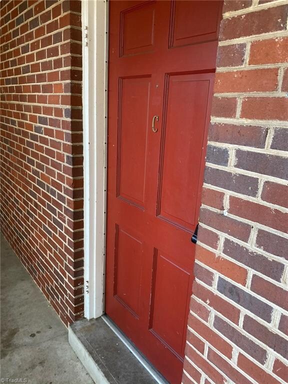 1610 W Northwest Blvd unit C, Winston Salem, NC 27104 - photo 3