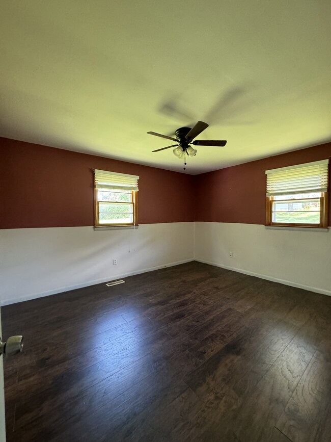 266 Glenburg Dr, Manchester, TN 37355 - photo 7