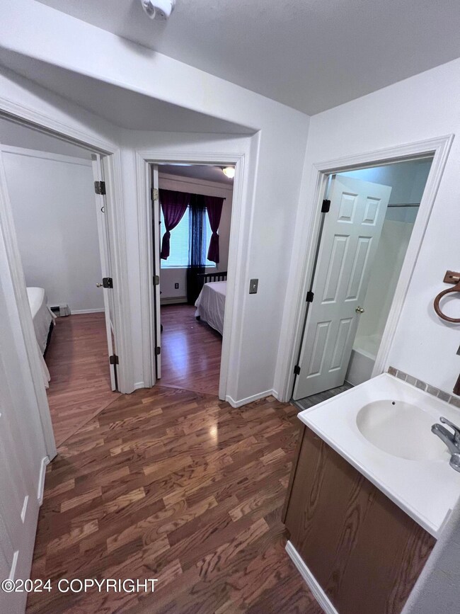 1435 W 25th Ave unit 3, Anchorage, AK 99503 - photo 3