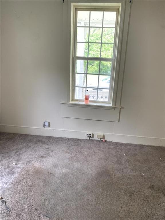 529 Verge St, Clifton Forge, VA 24422 - photo 3