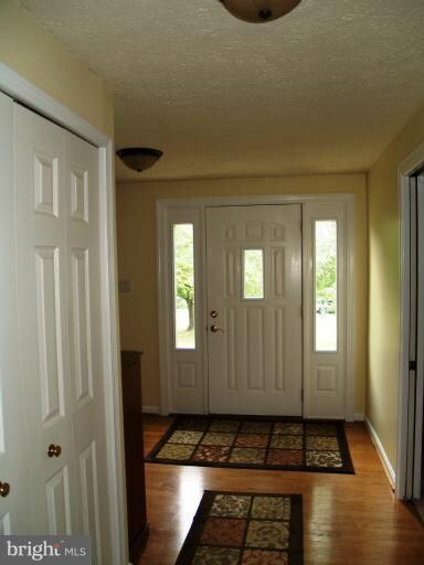 5787 Hurdle Hill Ct, Frederick, MD 21703 - photo 2