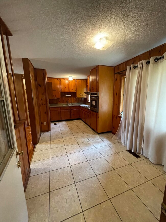 308 Schwall Rd, Havana, FL 32333 - photo 3