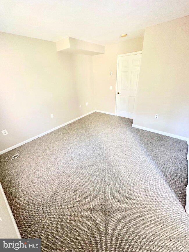 23096 Fontwell Square, Sterling, VA 20166 - photo 7