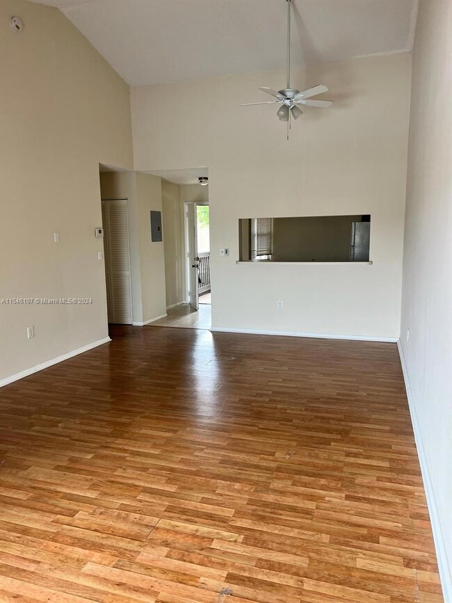 255 SW 113th Way unit 255, Pembroke Pines, FL 33025 - photo 3