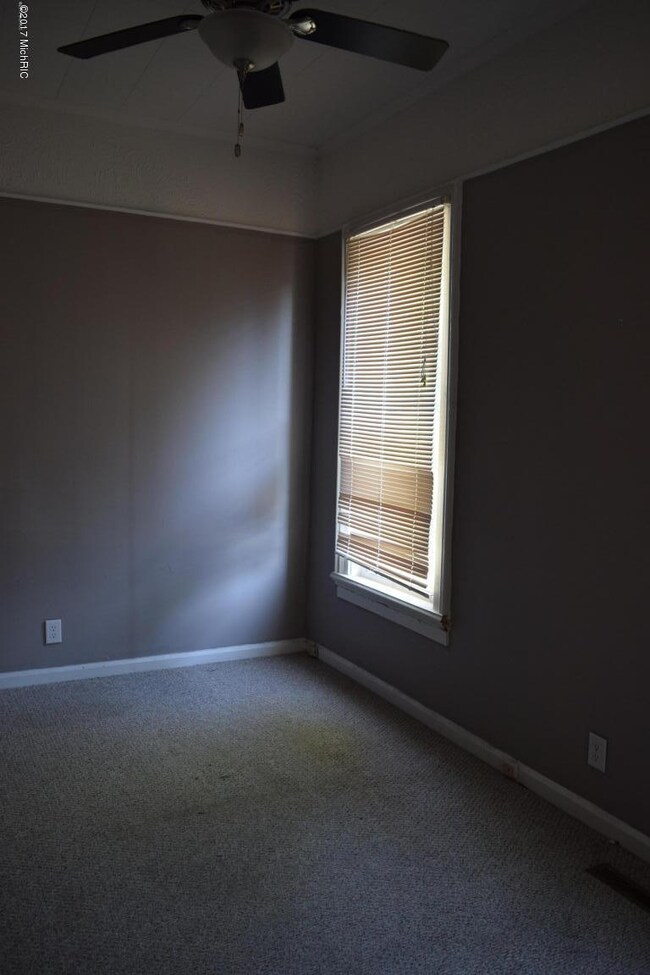 612 Osceola Ave unit 1, Big Rapids, MI 49307 - photo 5