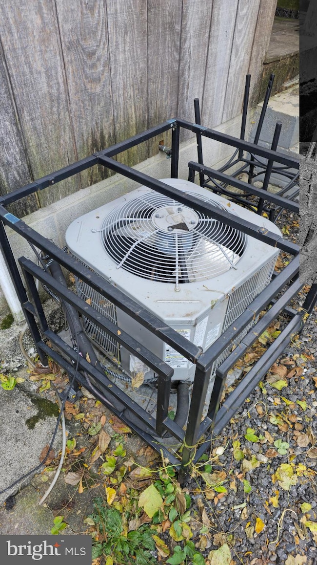 2413 Reisterstown Rd, Baltimore, MD 21217 - photo 6