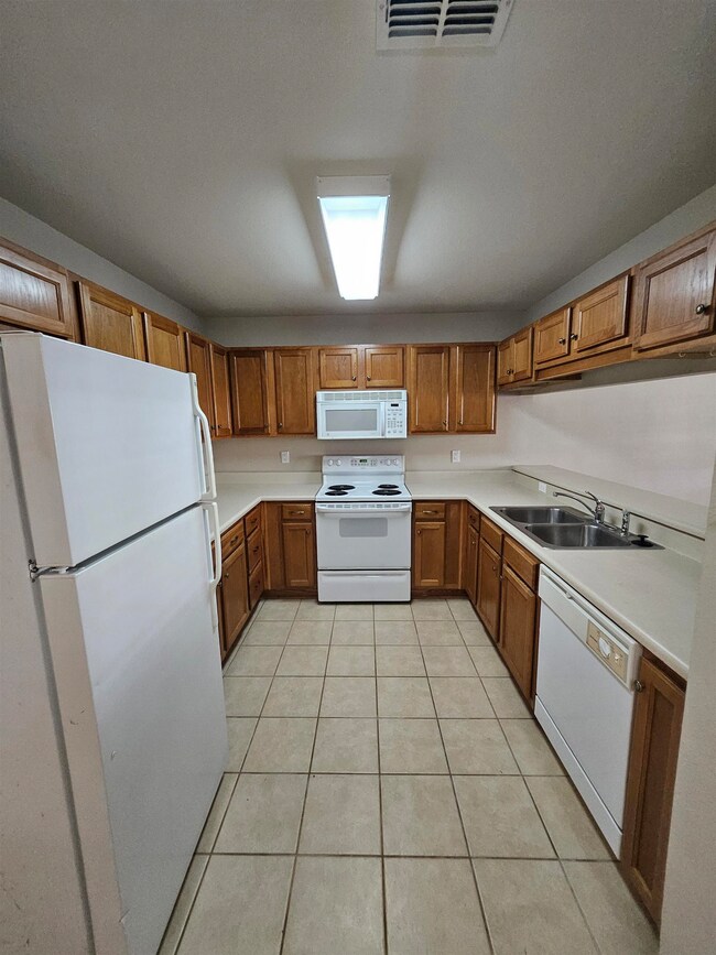 4434 Gearhart Rd unit 304, Tallahassee, FL 32303 - photo 7