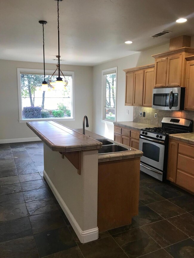 Nicolet kitchen dining