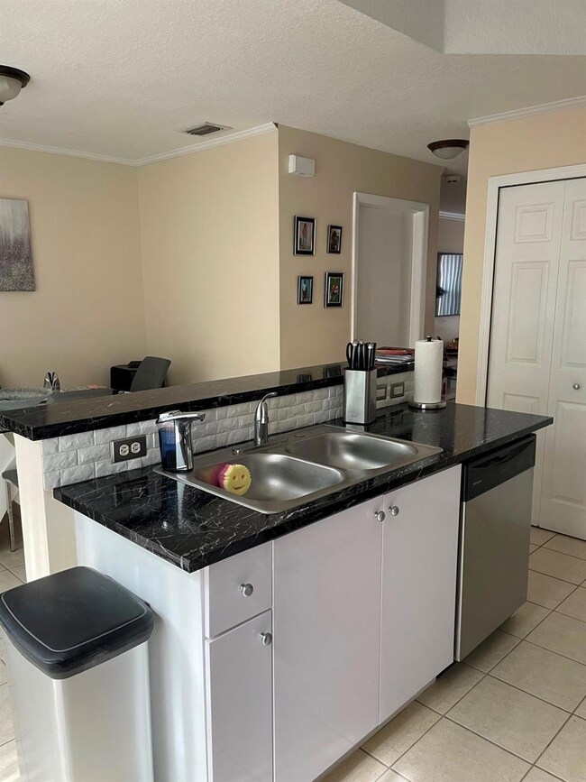 754 SW 107th Ave unit 402, Pembroke Pines, FL 33025 - photo 7