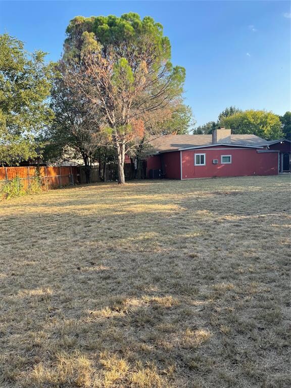 6556 Mccart Ave, Fort Worth, TX 76133 - photo 2