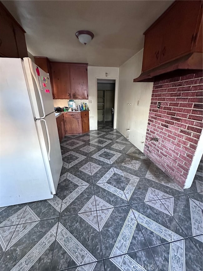 262 N Larch Ave, Rialto, CA 92376 - photo 5