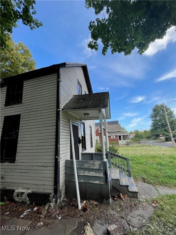 2314 E 101st St, Cleveland, OH 44106 - photo 3