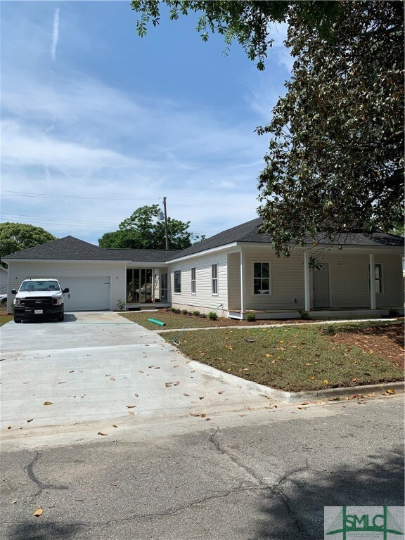 2123 E 38th St, Savannah, GA 31404 - photo 4