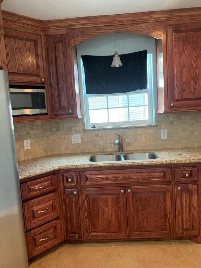 405 Walton St unit A, Houston, TX 77009 - photo 6