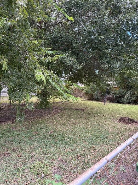 2623 Carmel St, Houston, TX 77091 - photo 6