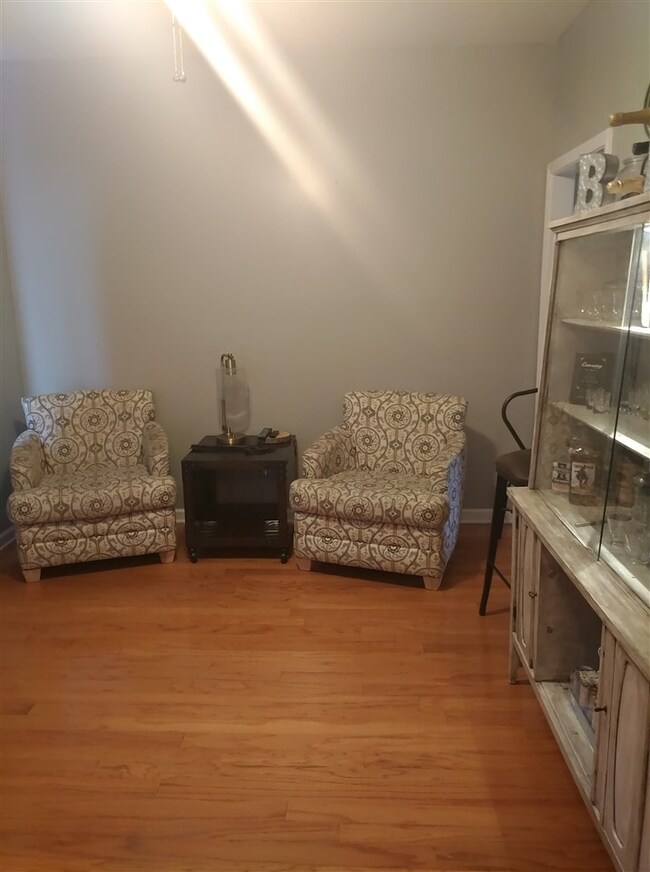 DINING ROOM WHICH CAN BE USED AS LIVING ROOM.