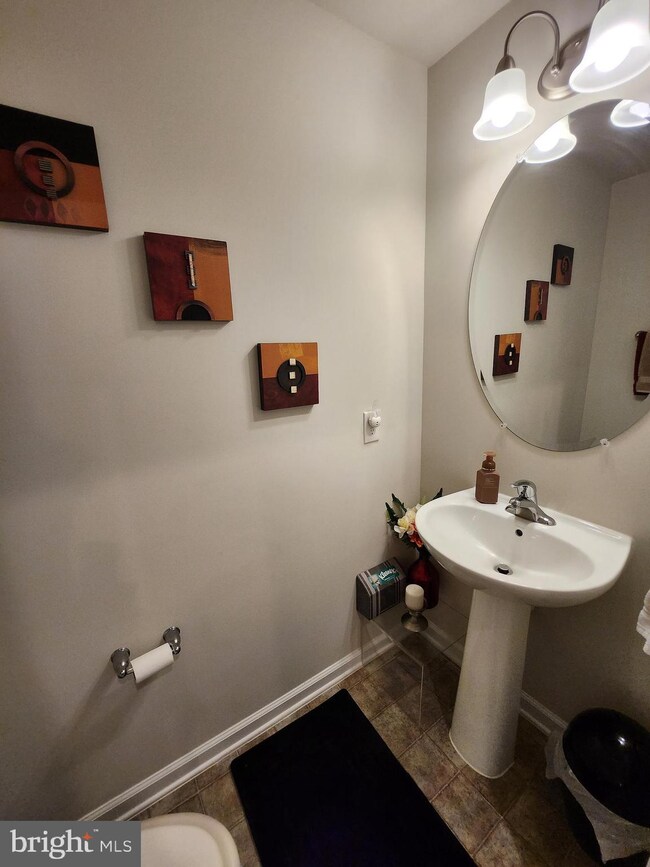 17027 Gibson Mill Rd, Dumfries, VA 22026 - photo 5