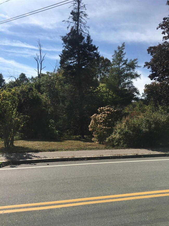 436 Elm St, Laconia, NH 03246 - photo 6