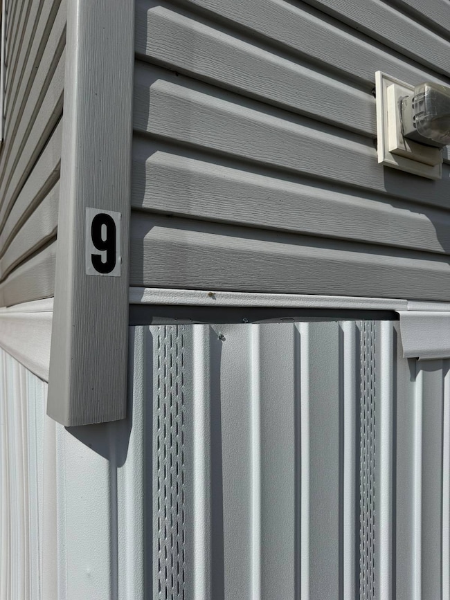 200 Adams Ln unit 9, Frankfort, KY 40601 - photo 2