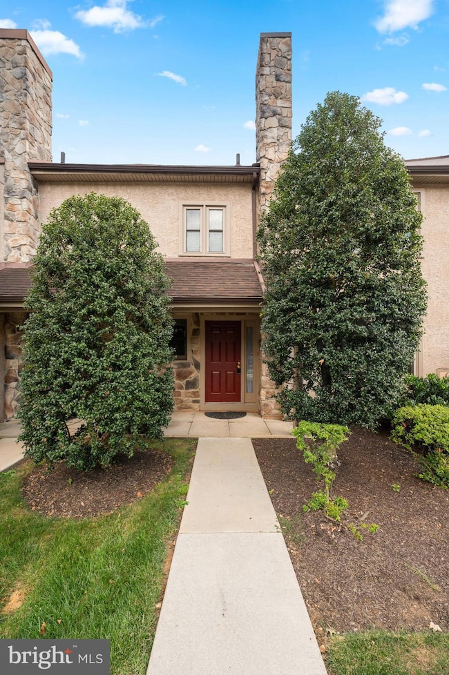 13 Woodstream Dr, Chesterbrook, PA 19087 - photo 2