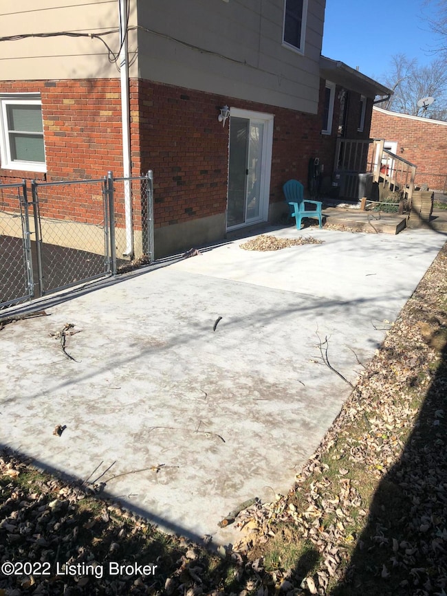 5515 Idlewood Ln, Louisville, KY 40291 - photo 2