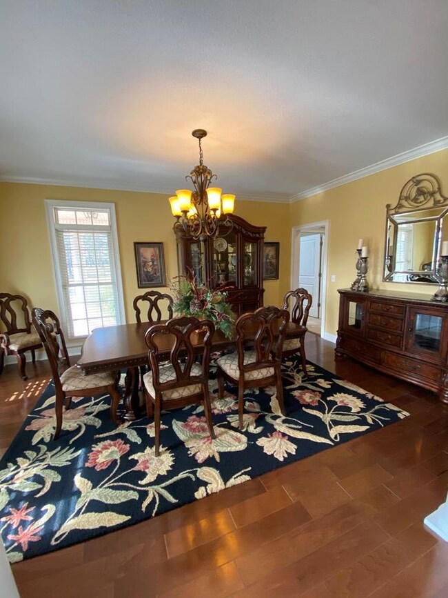 Formal Dining