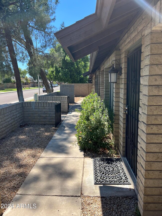 10 W Concorda Dr unit 101, Tempe, AZ 85282 - photo 2