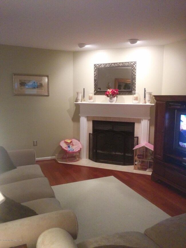 33 whitesands little silver fireplace