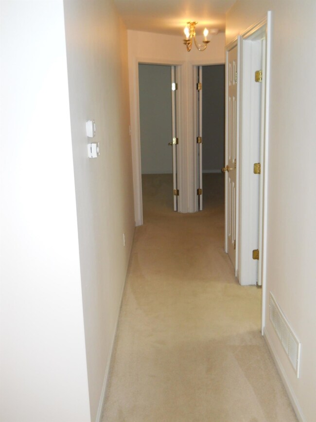 2741 Georgetowne Dr unit A1, Highland, IN 46322 - photo 5