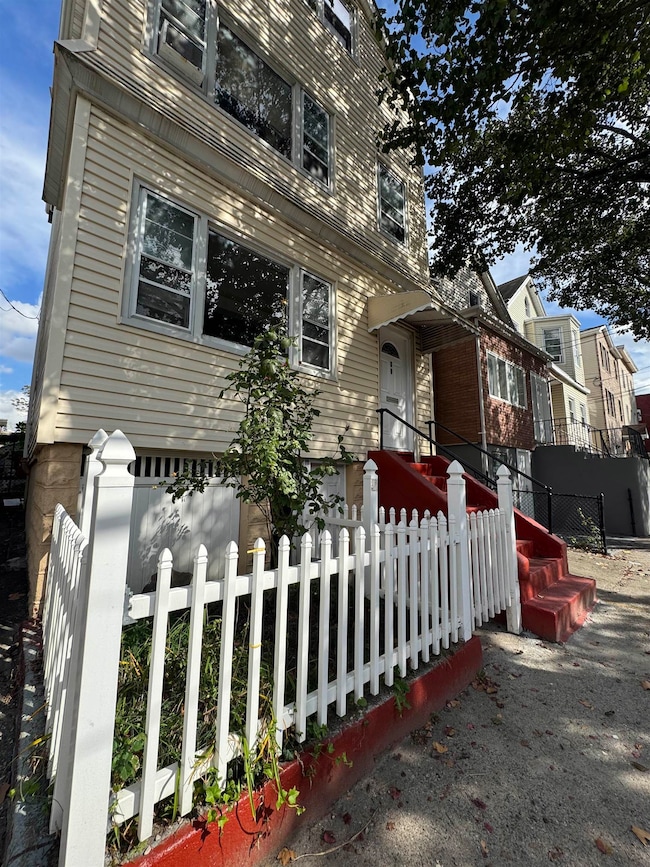 80 Mcadoo Ave, Jersey City, NJ 07305 - photo 3