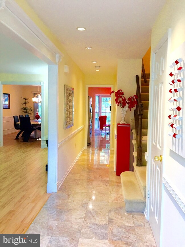 6195 Vine Forest Ct, Falls Church, VA 22044 - photo 2