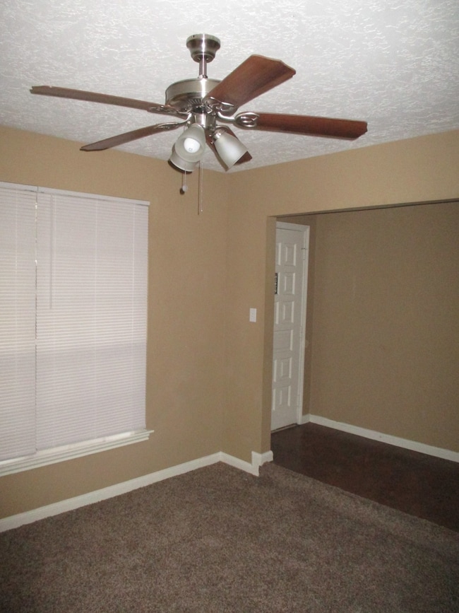 1502 Winter Bay Ln, Houston, TX 77088 - photo 3