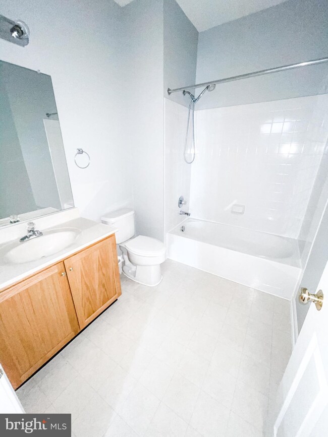 25383 Shipley Terrace, Chantilly, VA 20152 - photo 5