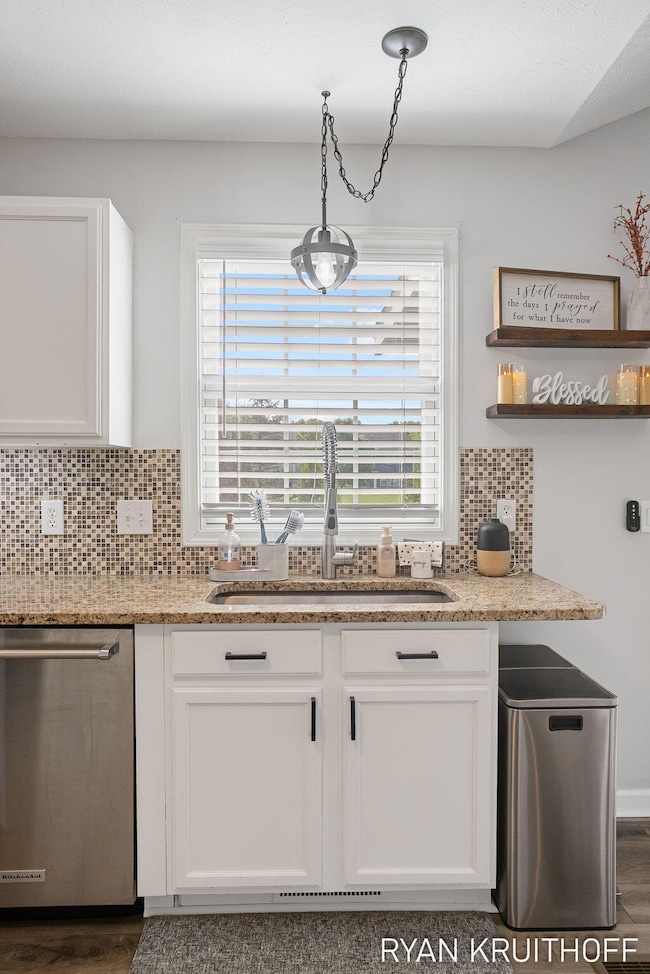 27-web-or-mls-1382-highland-hill