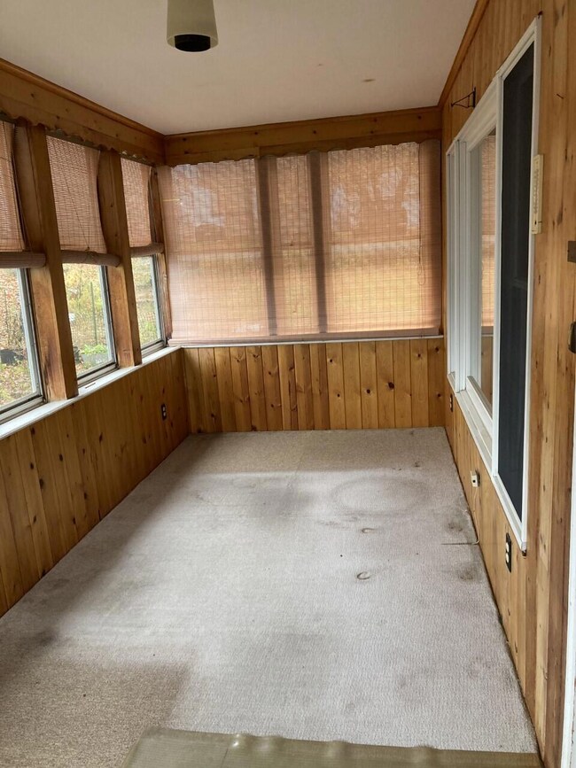 0380 interior of front porch