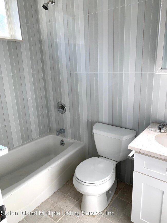 13 Holly Place unit 2, Staten Island, NY 10306 - photo 7