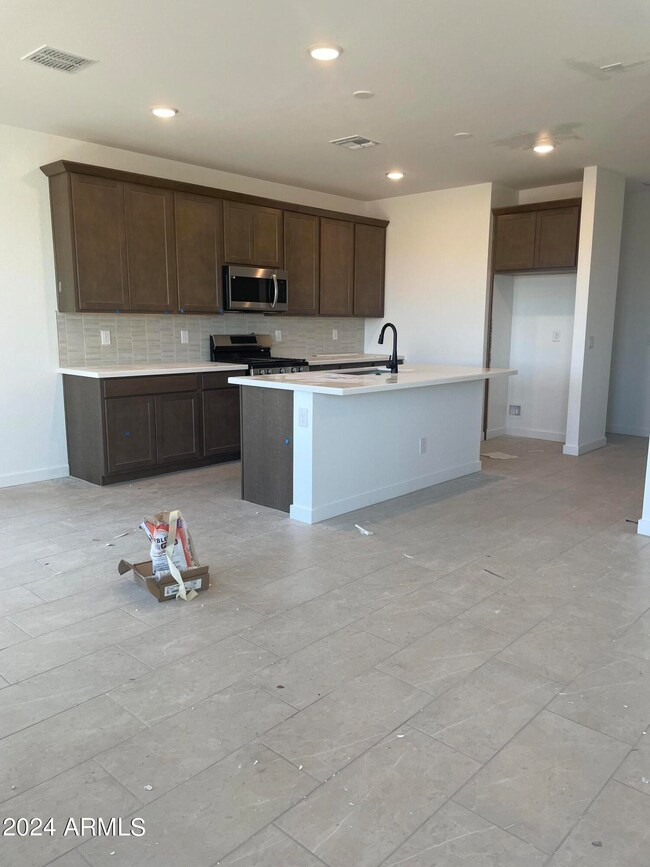 GP Lot 170 - Kitchen