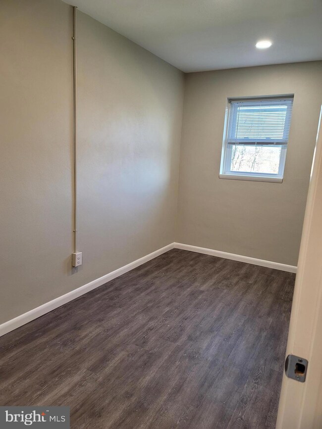 350 Main St unit 4, Schwenksville, PA 19473 - photo 7