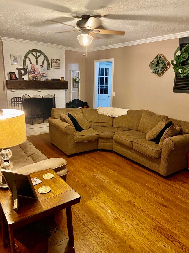 BE854740-A4B6-4D14-A2DC-8DBD0A14B8FC_1_2