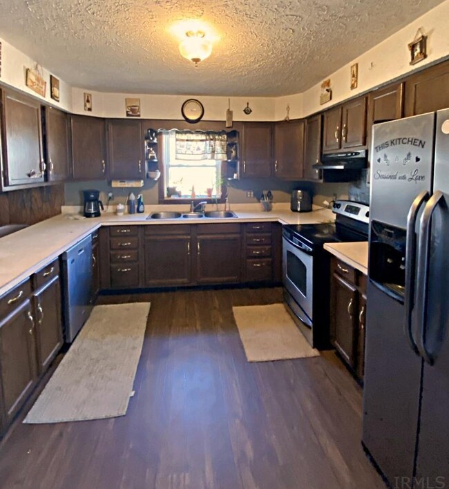 631 E Highway 57, Elnora, IN 47529 - photo 4