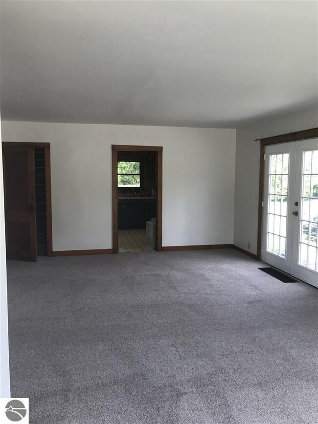 7967 E Lincoln Rd, Cedar, MI 49621 - photo 5