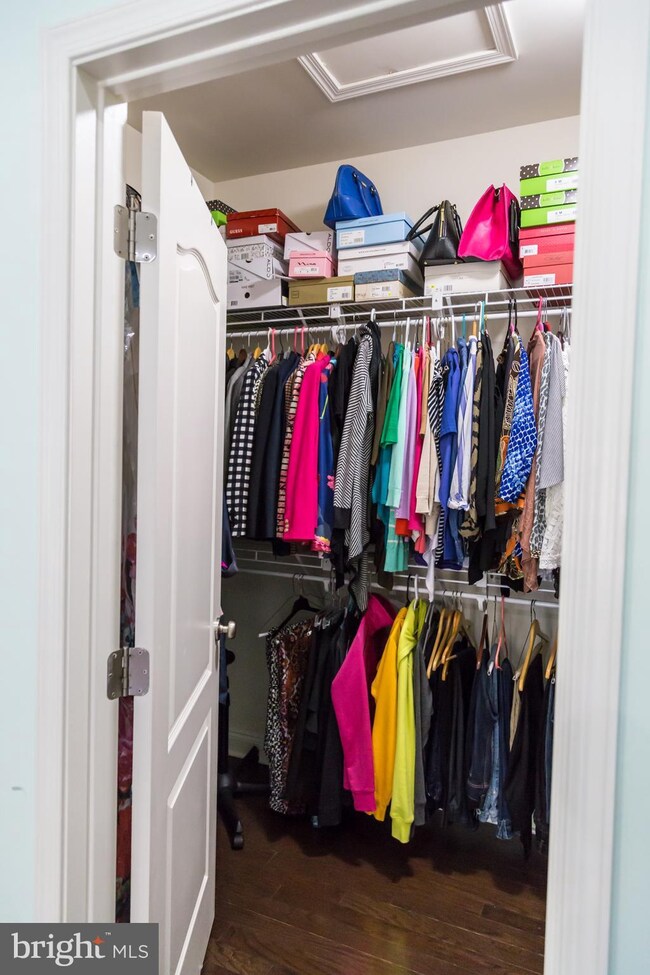 23236 Evergreen Ridge Dr, Ashburn, VA 20148 - photo 7