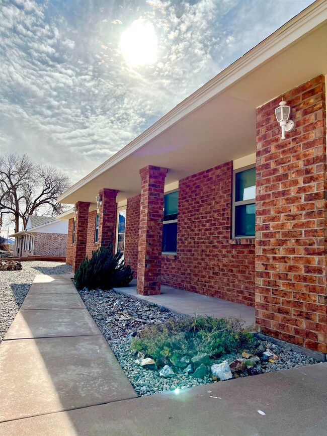 323 Sunrise Ave, Alamogordo, NM 88310 - photo 4