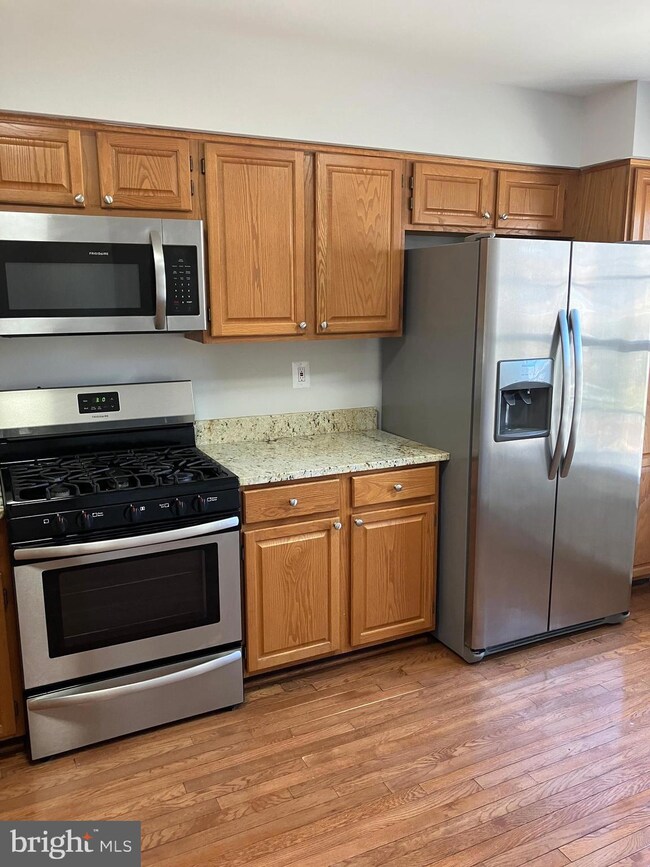 7856 Blue Gray Cir, Manassas, VA 20109 - photo 3