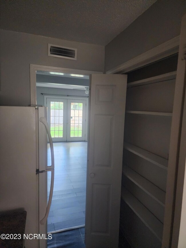 212 Bracken Place, Jacksonville, NC 28540 - photo 4