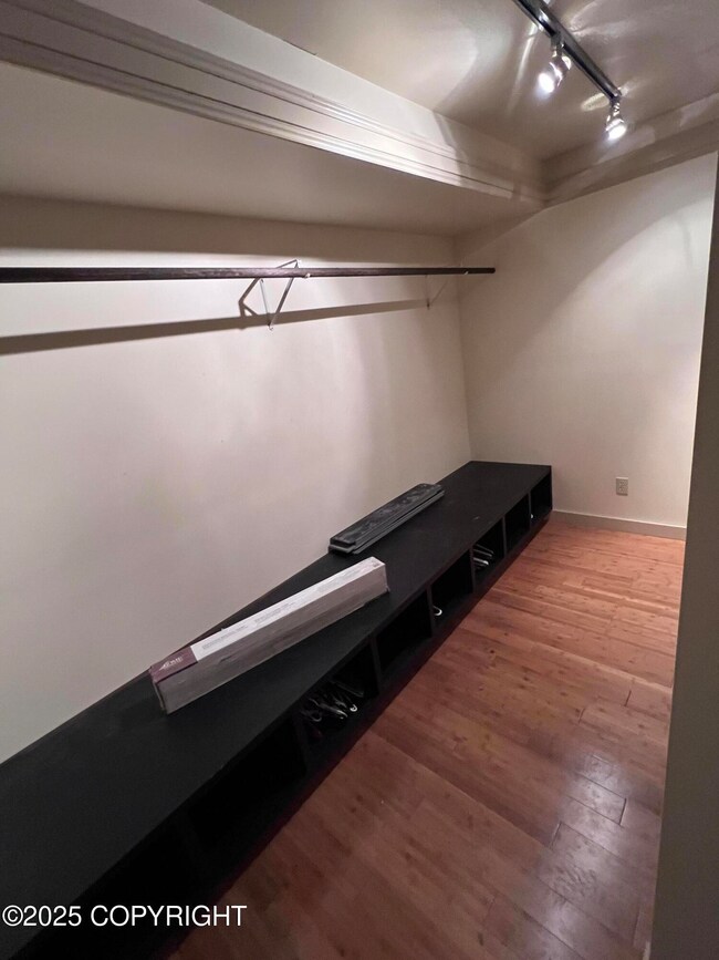 1900 W 32nd Ave unit B, Anchorage, AK 99517 - photo 3