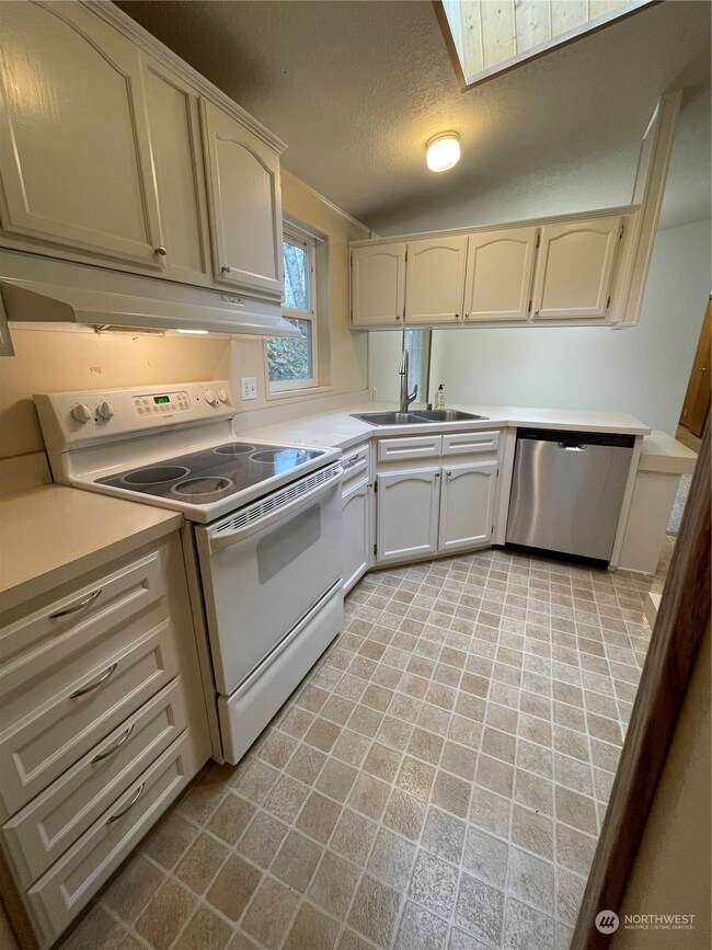 471 Cain Lake Rd, Sedro-Woolley, WA 98284 - photo 2